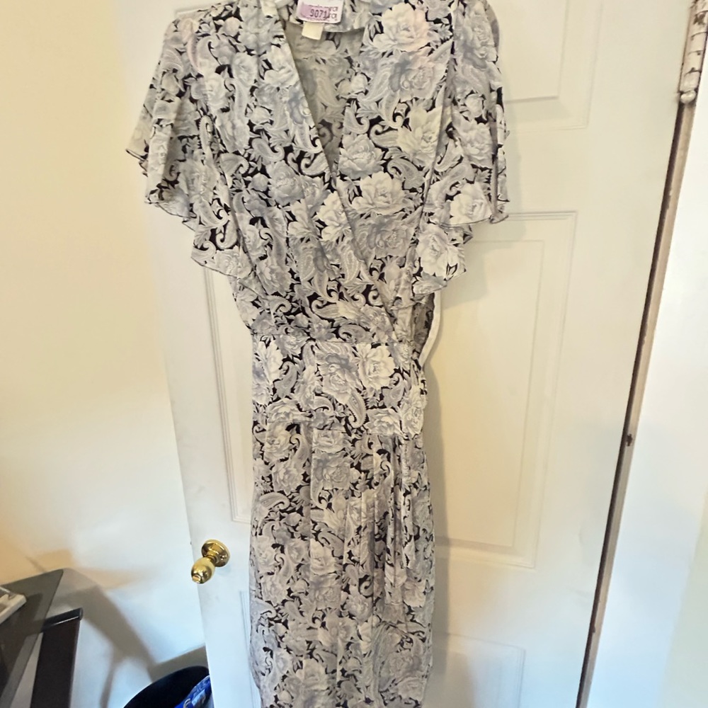 Short sleeve Blue v-cut maxi dress